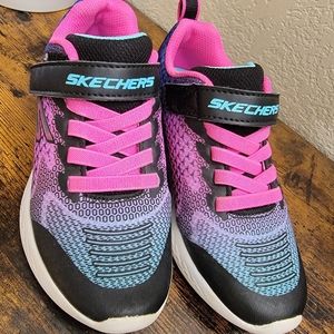 Girl Skechers